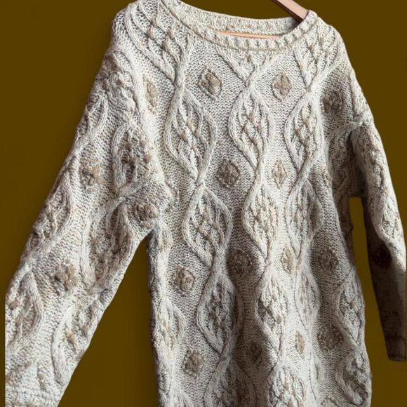 The Limited Intricate Aran/Fisherman Knit Wool-Blend Long Sweater. L. - Picture 5 of 7